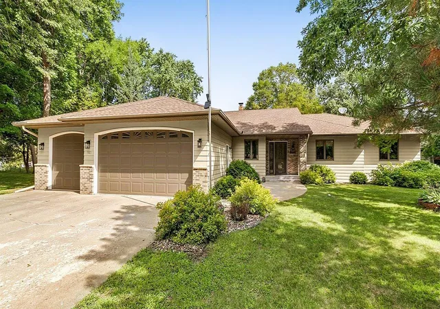 Photo 1 of Single family home for sale at 985 Juliet Wy, Avon, MN 56310 | MLS# 7133728 | Listing updated on 2026-08-27