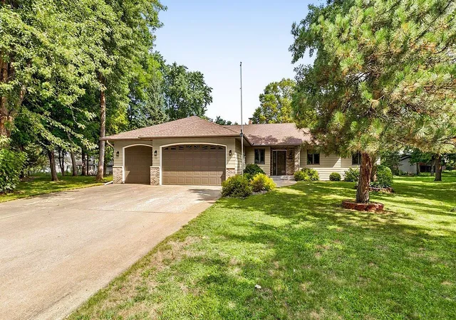 Photo 2 of Single family home for sale at 985 Juliet Wy, Avon, MN 56310 | MLS# 7133728 | Listing updated on 2026-08-27