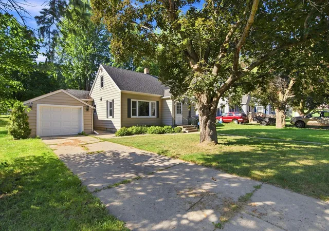 Photo 4 of Sale Pending at 131 Elm St E, Norwood Young America, MN 55368 | MLS# 7133744 | Listing updated on 2026-09-16