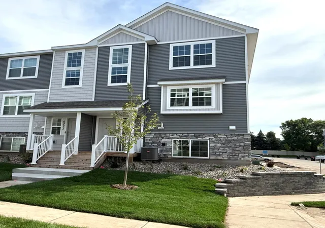Photo 3 of Single family home for sale at 6721 Hinterland Trl S, Cottage Grove, MN 55016 | MLS# 7133753 | Listing updated on 2026-10-09
