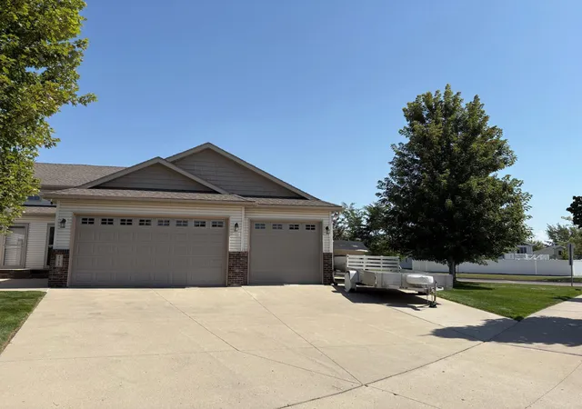 Photo 2 of Townhouse for sale at 4788 Clock Tower Ln S, Fargo, ND 58104 | MLS# 7133780 | Listing updated on 2026-09-28