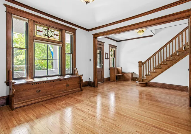 Photo 2 of Single family home for sale at 818 Delaware Ave, Saint Paul, MN 55107 | MLS# 7133783 | Listing updated on 2026-09-04