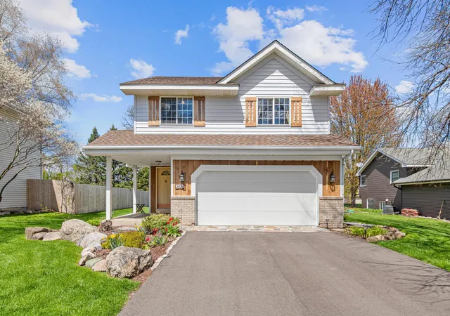 Photo 2 of Single family home for sale at 1400 Field Creek Cir, Victoria, MN 55386 | MLS# 7133791 | Listing updated on 2026-08-29