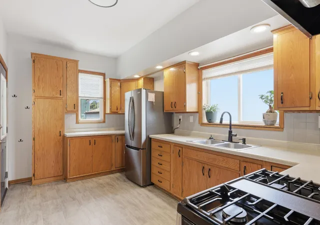 Photo 2 of Sale Pending at 942 Central Ave W, Saint Paul, MN 55104 | MLS# 7133793 | Listing updated on 2026-08-26