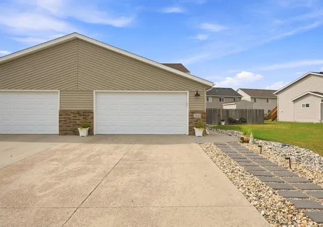 Photo 2 of Townhouse for sale at 3545 58th Ct S, Fargo, ND 58104 | MLS# 7133797 | Listing updated on 2026-10-01