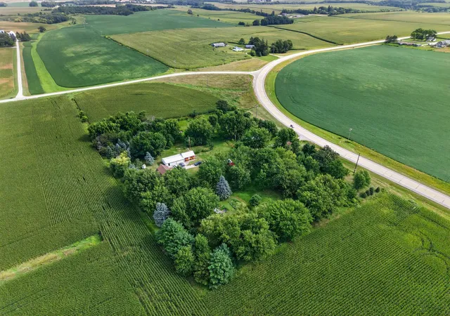Photo 3 of Single family home for sale at 6119 County Rd 10 SE, Dover, MN 55929 | MLS# 7133803 | Listing updated on 2026-10-07