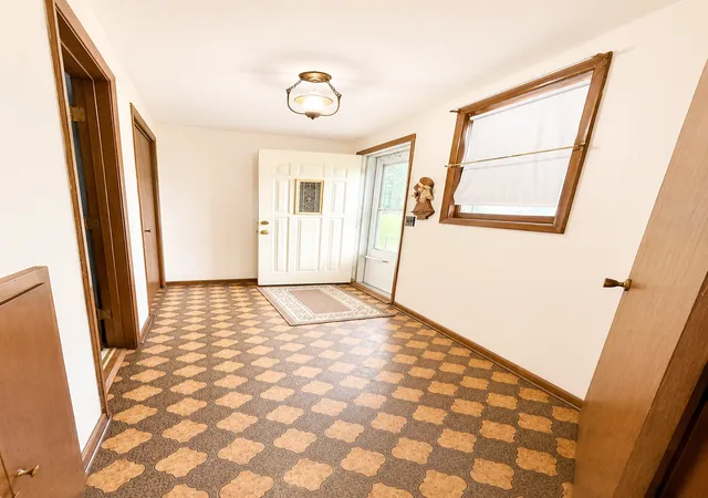 Photo 3 of Single family home for sale at 713 N Broadway St, Le Roy, MN 55951 | MLS# 7133810 | Listing updated on 2026-09-20