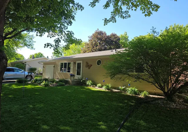 Photo 2 of Single family home for sale at 1101 Irene Ave, Willmar, MN 56201 | MLS# 7133820 | Listing updated on 2026-09-03