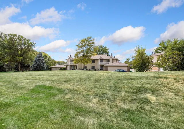 Listing Photo 2 - Condo for sale in building located at 942 E Travelers Trl, Burnsville, MN 55337 - Unit #58