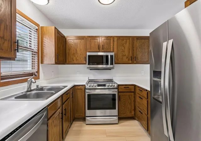Listing Photo 3 - Condo for sale in building located at 942 E Travelers Trl, Burnsville, MN 55337 - Unit #58