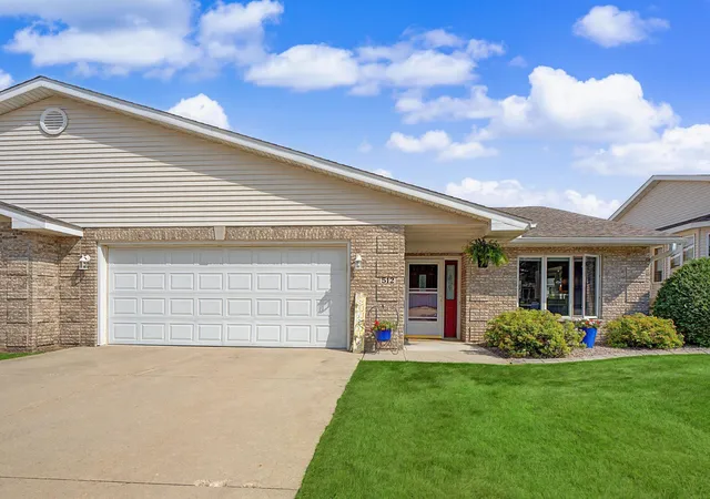 Photo 1 of Single family home for sale at 512 3rd Avenue Nw, Byron, MN 55920 | MLS# 7133822 | Listing updated on 2026-10-06