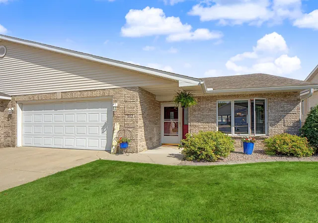 Photo 2 of Single family home for sale at 512 3rd Avenue Nw, Byron, MN 55920 | MLS# 7133822 | Listing updated on 2026-10-06