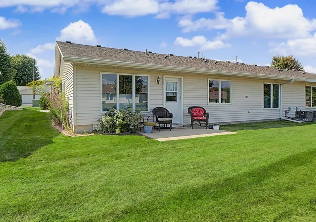 Photo 3 of Single family home for sale at 512 3rd Avenue Nw, Byron, MN 55920 | MLS# 7133822 | Listing updated on 2026-10-06