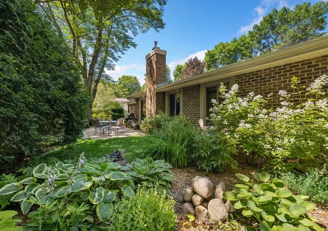 Photo 1 of Single family home for sale at 1900 Lanewood Ln N, Plymouth, MN 55447 | MLS# 7133836 | Listing updated on 2026-08-30