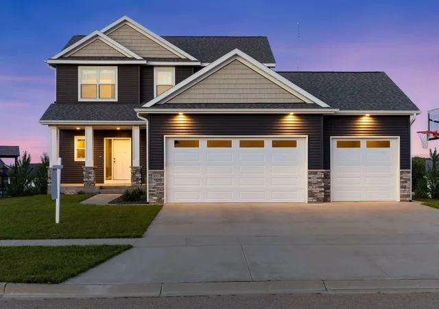 Photo 1 of Single family home for sale at 855 Towne Dr Ne, Byron, MN 55920 | MLS# 7133846 | Listing updated on 2026-10-21