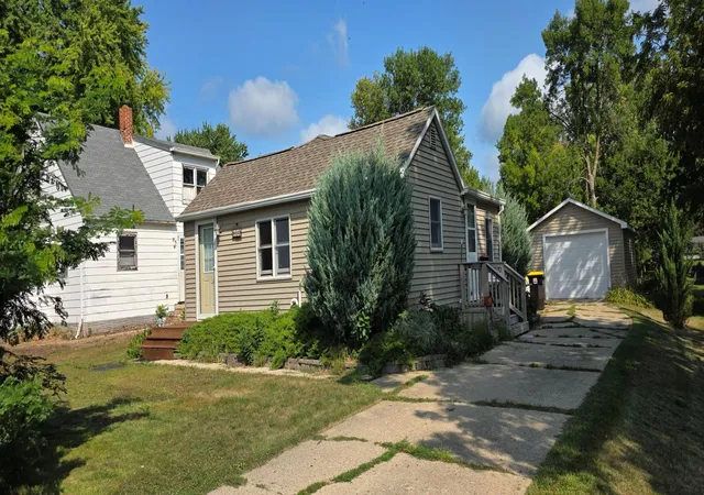 Photo 1 of Single family home for sale at 850 10th St, Westbrook, MN 56183 | MLS# 7133870 | Listing updated on 2026-09-17