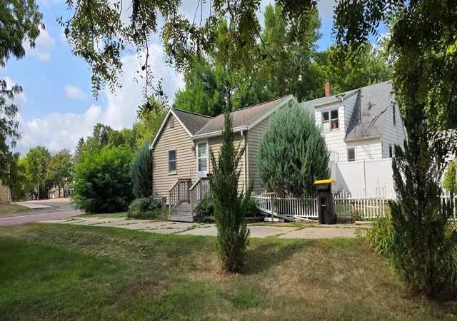 Photo 2 of Single family home for sale at 850 10th St, Westbrook, MN 56183 | MLS# 7133870 | Listing updated on 2026-09-17