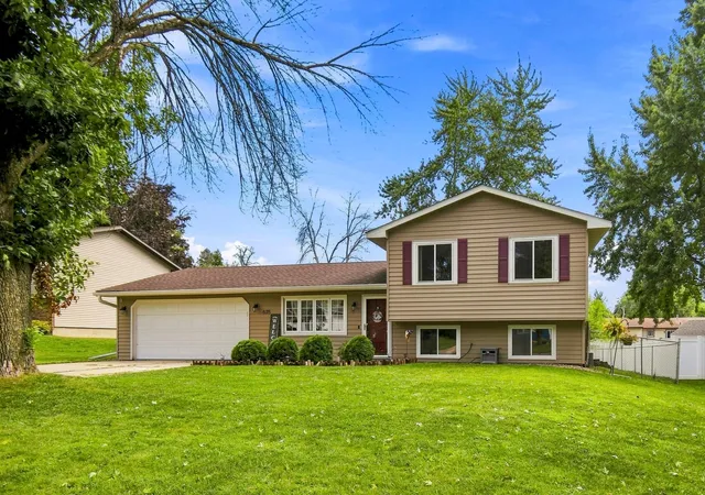 Photo 1 of Sale Pending at 635 23rd St Ne, Owatonna, MN 55060 | MLS# 7133872 | Listing updated on 2026-08-29
