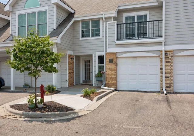5th image of 6040 Chasewood Pkwy #2, Minnetonka, MN 55343 | MLS# 7133877