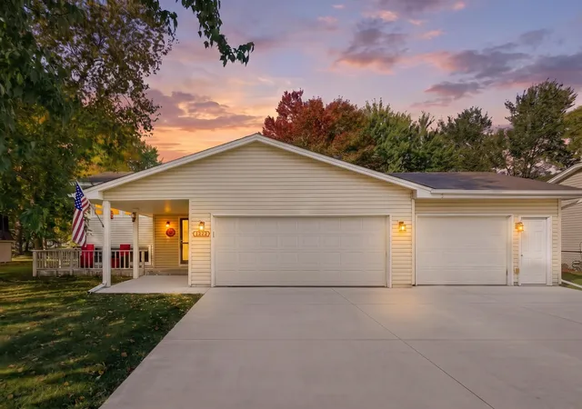 Single family home for sale at 5563 Asbury St, Saint Paul, MN 55126 | MLS# 7133883