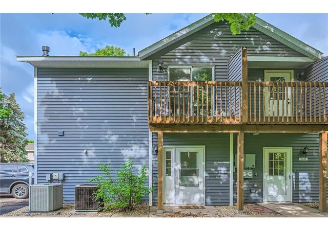 Photo 1 of Single family home for sale at 5940 Fernwood St, Shoreview, MN 55126 | MLS# 7133891 | Listing updated on 2026-09-01