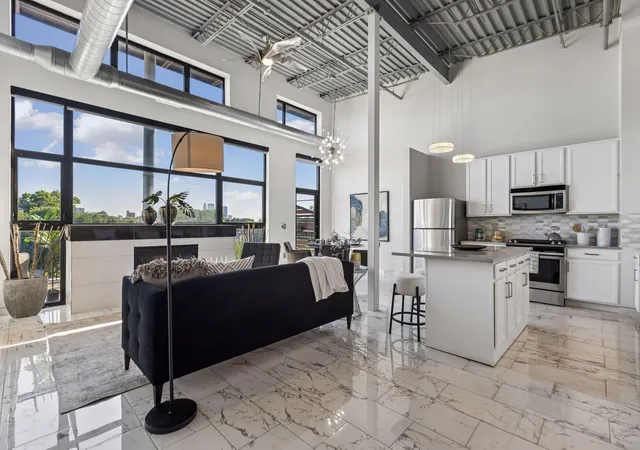 Listing Photo 5 - Condo for sale in building located at 1701 Madison St Ne, Minneapolis, MN 55413 - Unit #404