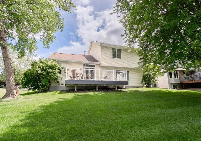 Photo 4 of Single family home for sale at 8284 Ashford Rd, Woodbury, MN 55125 | MLS# 7133914 | Listing updated on 2026-10-11