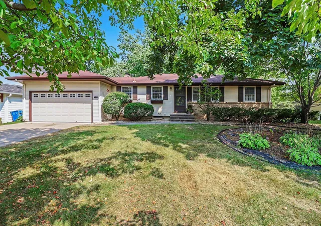 Photo 1 of Sale Pending at 5705 Hansen Rd, Edina, MN 55436 | MLS# 7133948 | Listing updated on 2026-09-01