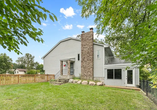 Photo 2 of Townhouse for sale at 212 Transit Ave, Saint Paul, MN 55113 | MLS# 7133950 | Listing updated on 2026-09-30