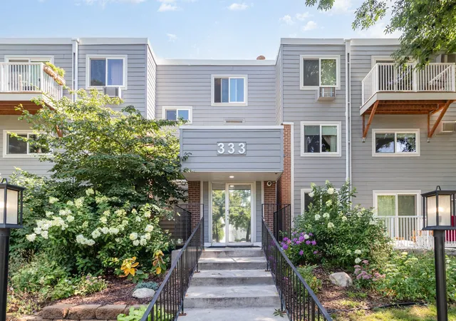 Photo 3 of Condo for sale at 333 8th St Se #316, Minneapolis, MN 55414 | MLS# 7133958 | Listing updated on 2026-10-14