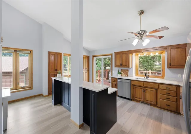 Photo 5 of Sale Pending at 1000 April Pl, Burnsville, MN 55306 | MLS# 7133963 | Listing updated on 2026-08-31