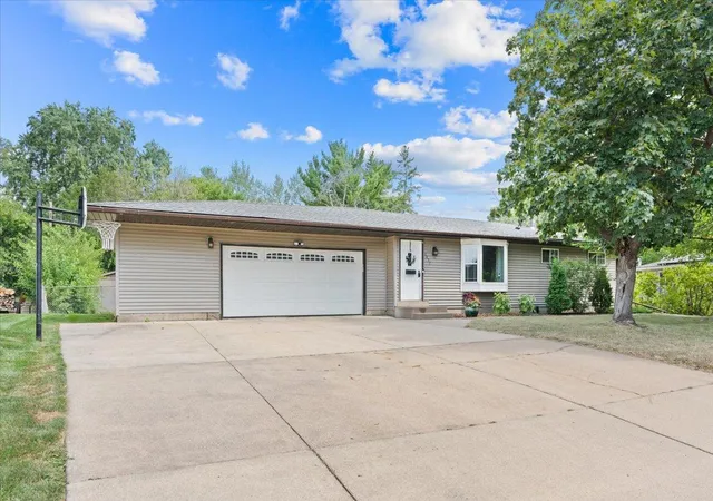 Photo 1 of Sale Pending at 3877 71st St E, Inver Grove Heights, MN 55076 | MLS# 7133984 | Listing updated on 2026-09-08