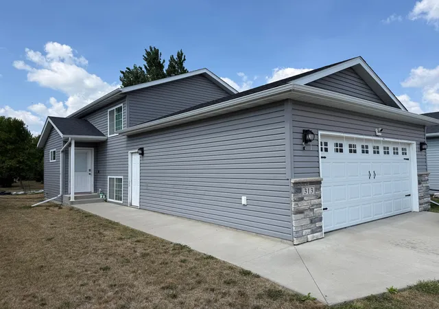 Photo 1 of Single family home for sale at 313 5th St E, Horace, ND 58047 | MLS# 7133987 | Listing updated on 2026-08-28