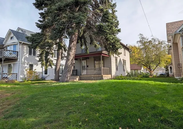 Photo 2 of Single family home for sale at 743 Fillmore St Ne, Minneapolis, MN 55413 | MLS# 7133990 | Listing updated on 2026-10-19