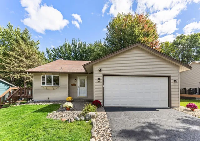 Photo 1 of Single family home for sale at 5700 Deer Trl E, Shoreview, MN 55126 | MLS# 7134005 | Listing updated on 2026-09-29
