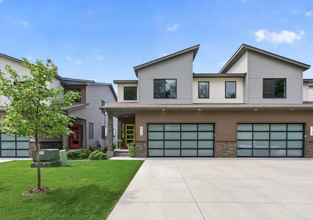 Photo 1 of Single family home for sale at 4139 Isaac Ct, Vadnais Heights, MN 55127 | MLS# 7134019 | Listing updated on 2026-09-18