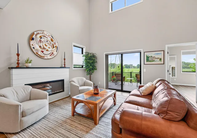 Photo 4 of Single family home for sale at 4139 Isaac Ct, Vadnais Heights, MN 55127 | MLS# 7134019 | Listing updated on 2026-09-18