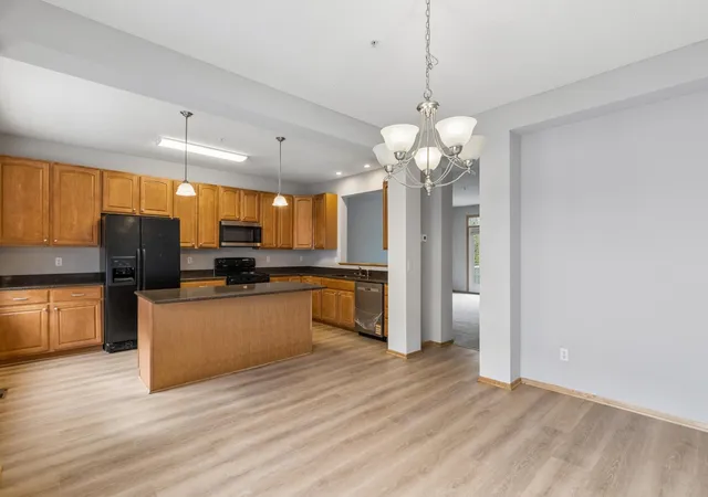 Photo 2 of Sale Pending at 1662 Village Trl E #3, Maplewood, MN 55109 | MLS# 7134021 | Listing updated on 2026-10-09