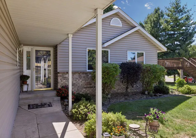 Photo 2 of Single family home for sale at 3180 Cuneen Trl, Inver Grove Heights, MN 55076 | MLS# 7134040 | Listing updated on 2026-09-17