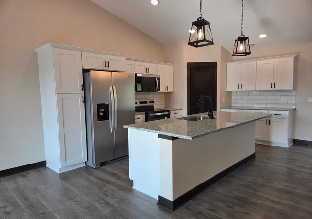 Photo 4 of Single family home for sale at 17 Kodiak Ct, North Mankato, MN 56003 | MLS# 7134048 | Listing updated on 2026-08-29