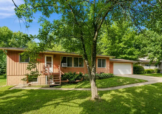 Photo 1 of Single family home for sale at 213 8th Ave N, Sartell, MN 56377 | MLS# 7134056 | Listing updated on 2026-09-21