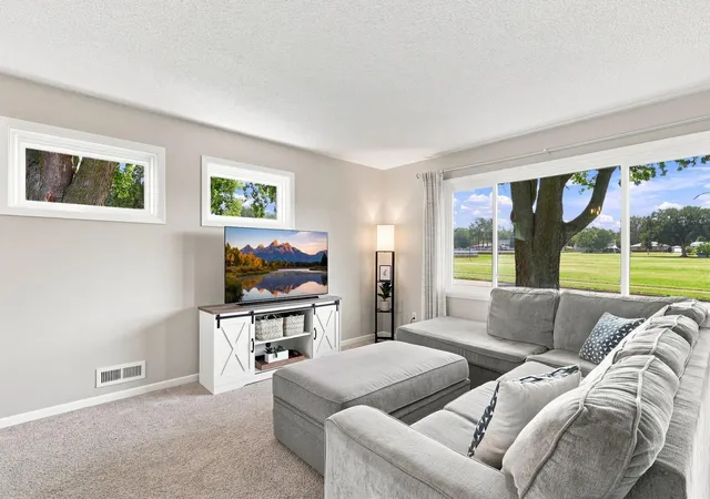 Photo 2 of Sale Pending at 1008 9th Street Sw, Faribault, MN 55021 | MLS# 7134080 | Listing updated on 2026-09-14