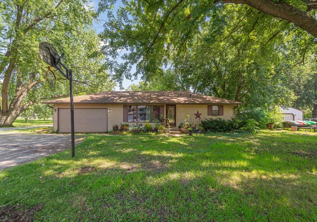 Photo 1 of Single family home for sale at 2610 22nd Ave Se, Rochester, MN 55904 | MLS# 7134102 | Listing updated on 2026-08-27