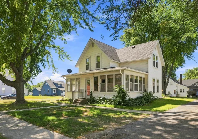 Photo 1 of Single family home for sale at 408 Central Ave, Osakis, MN 56360 | MLS# 7134109 | Listing updated on 2026-09-13