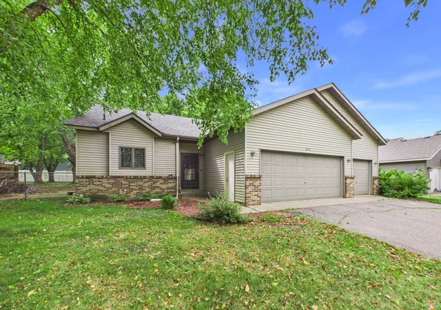 Photo 1 of Single family home for sale at 822 4th St N, Sartell, MN 56377 | MLS# 7134125 | Listing updated on 2026-09-12