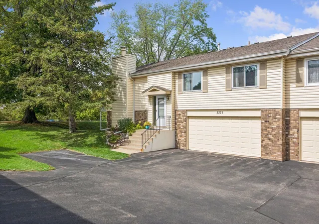 Photo 2 of Single family home for sale at 5225 Beachside Dr, Hopkins, MN 55343 | MLS# 7134130 | Listing updated on 2026-09-30