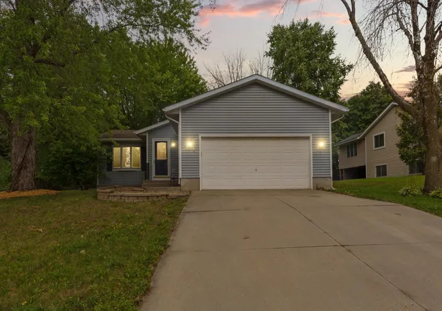 Photo 1 of Single family home for sale at 424 Littleford Ln, Faribault, MN 55021 | MLS# 7134139 | Listing updated on 2026-08-28