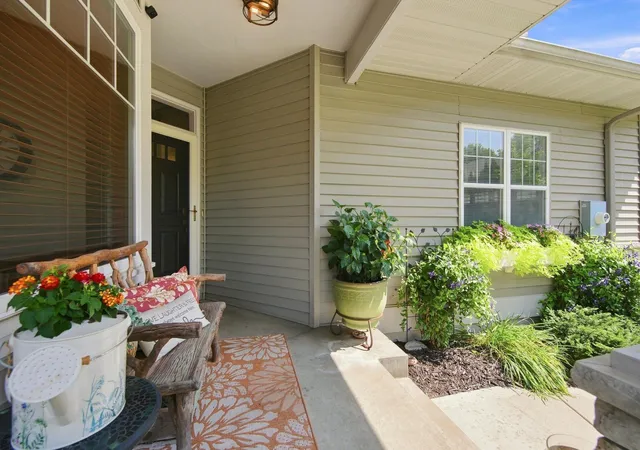 Photo 3 of Townhouse for sale at 8958 Coffman Path, Inver Grove Heights, MN 55076 | MLS# 7134170 | Listing updated on 2026-10-09