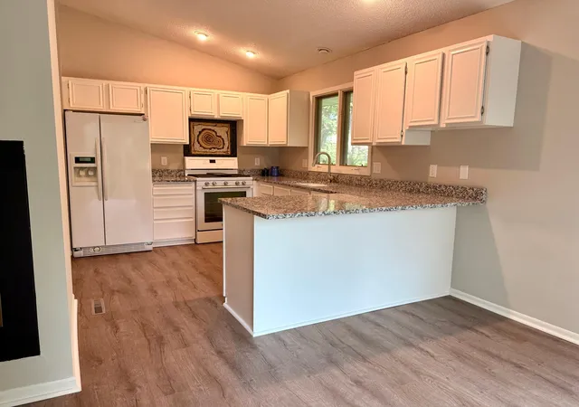 Photo 4 of Single family home for sale at 5224 Seabury Rd, Mound, MN 55364 | MLS# 7134173 | Listing updated on 2026-09-10