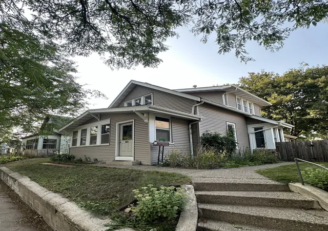 Photo 1 of Single family home for sale at 823 Juno Ave, Saint Paul, MN 55102 | MLS# 7134203 | Listing updated on 2026-10-07